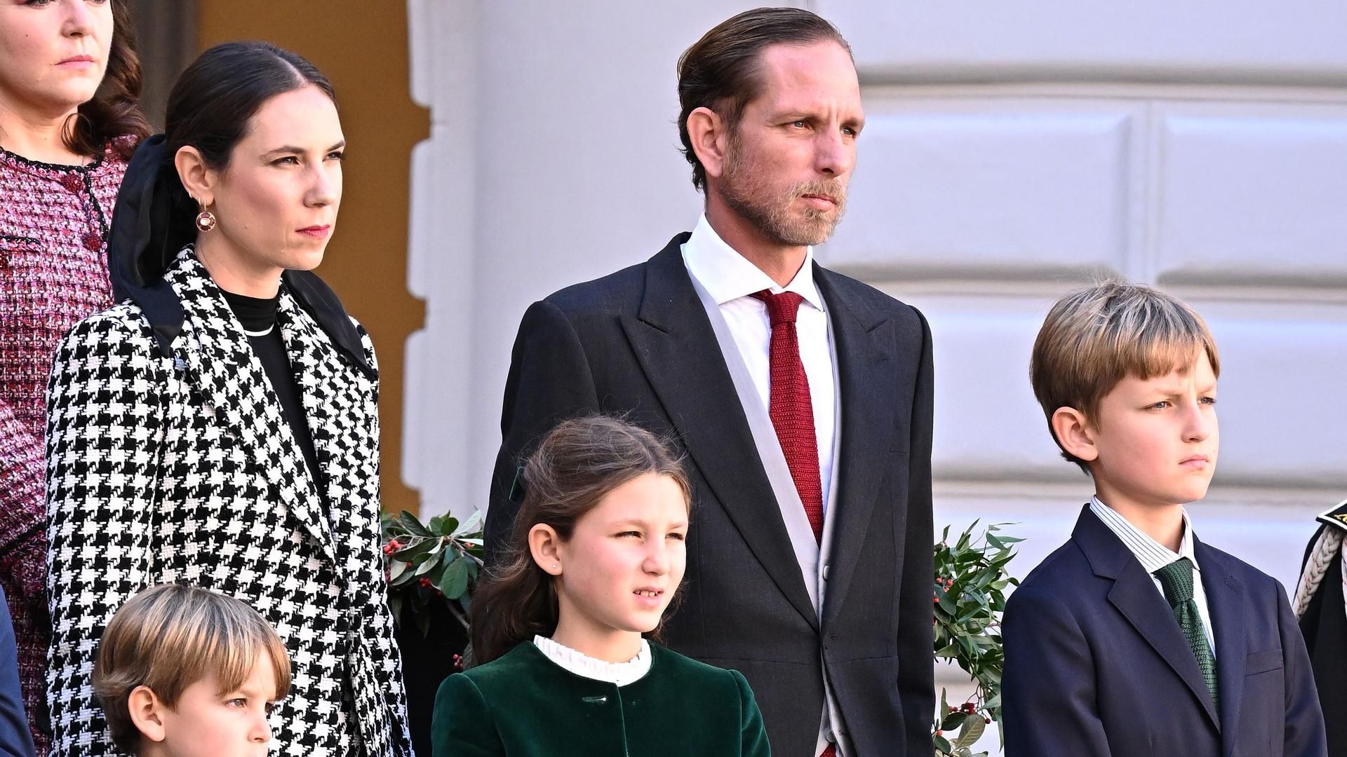 Andrea Casiraghi junto a Tatiana Santo Domingo y sus tres hijos