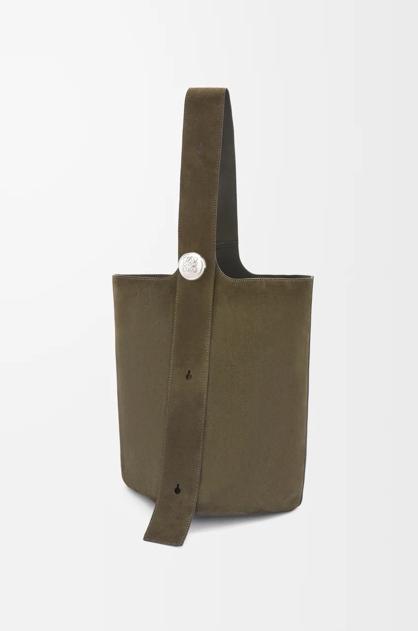 Bolso Pebble bucket de Loewe, en piel de ante