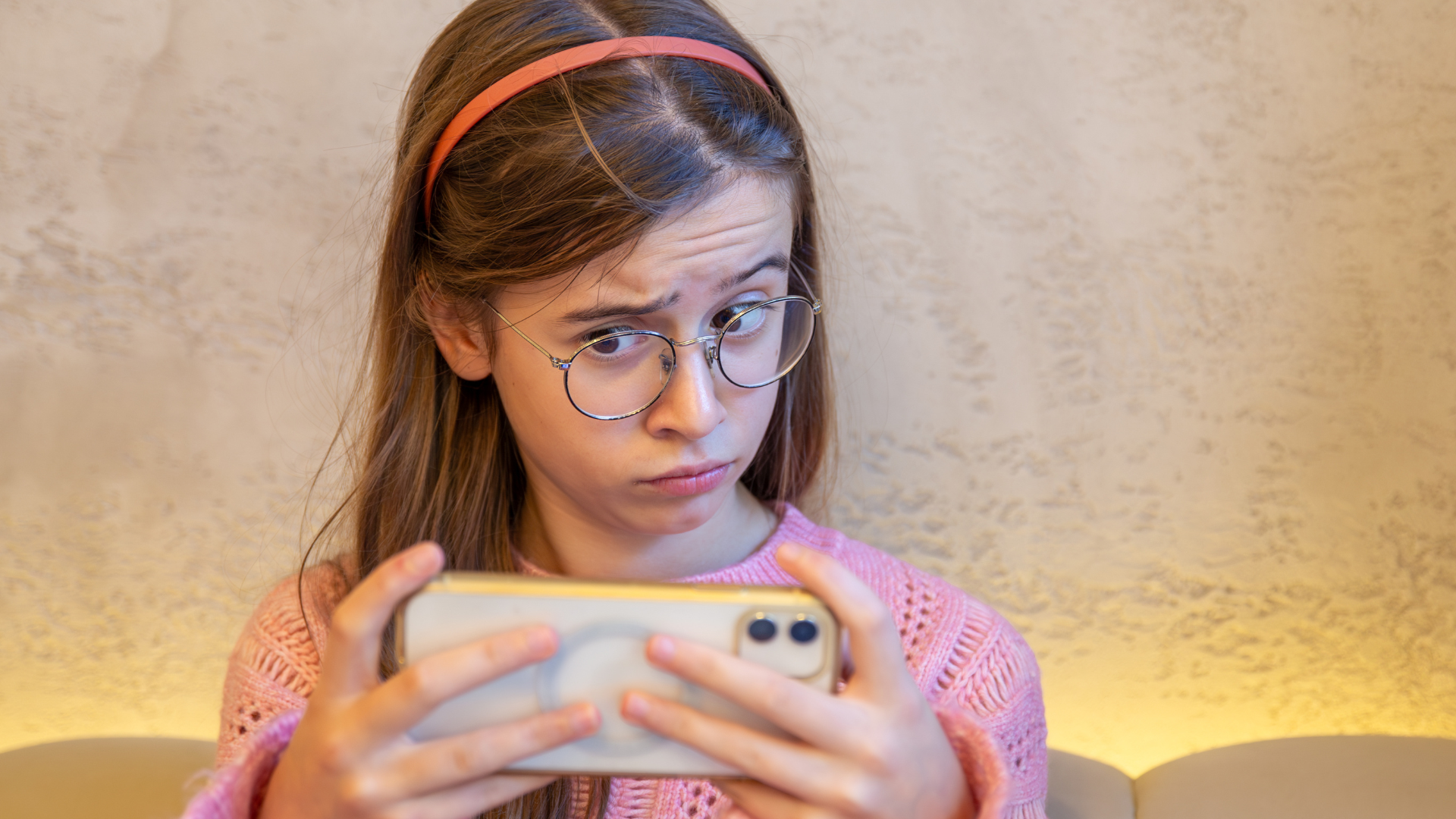 Es fundamental desarrollar un pensamiento crítico y contrastar la información