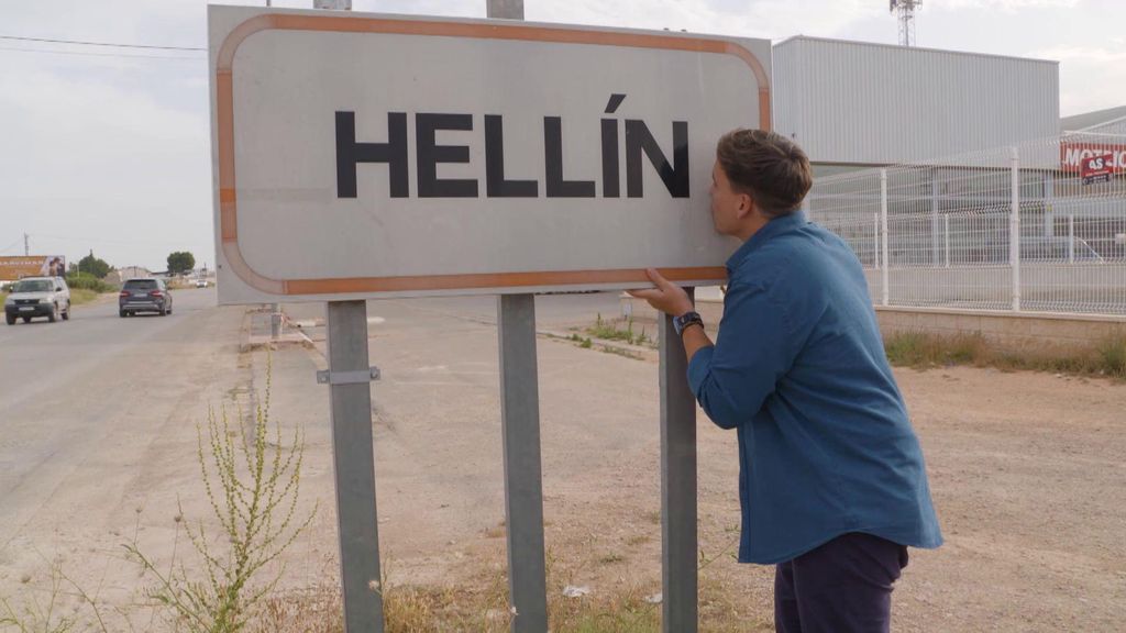 La reacción de Xuso Jones al descubrir que el programa va al pueblo de su familia, Hellín: "Me acabáis de alegrar la vida y el alma"