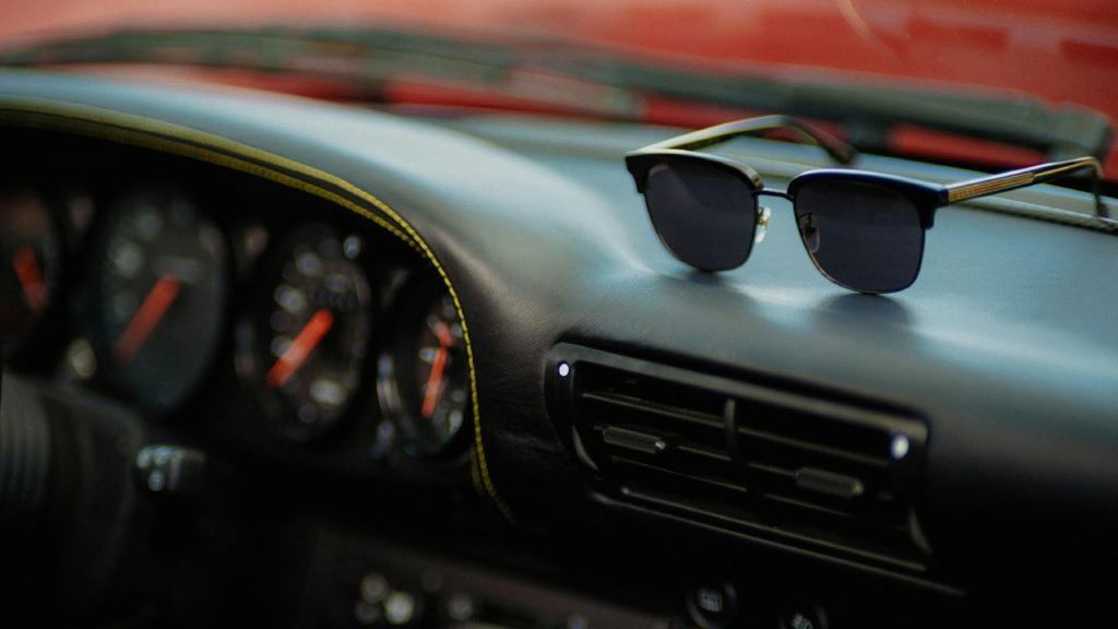 Las gafas de sol son más que un accesorio estético a la hora de conducir