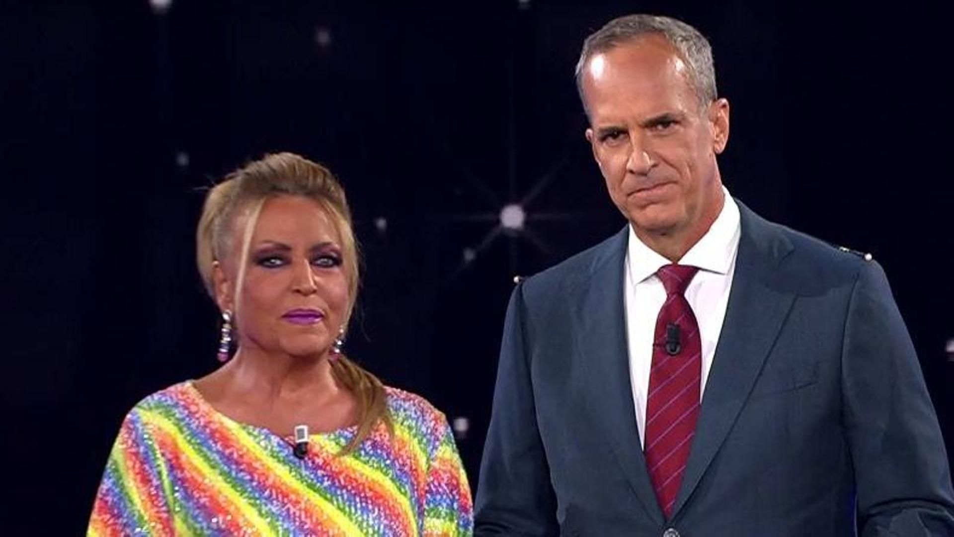 Lydia Lozano se reencuentra con Santi Acosta tras criticar su papel como presentador: "¿Sigues pensando que soy el peor?" ¡De viernes! Top Vídeos 535