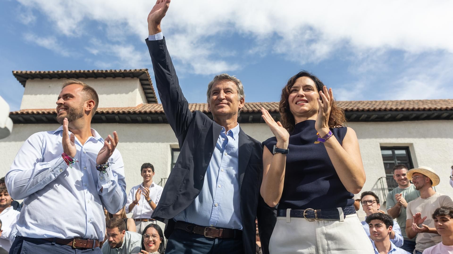 Ayuso respalda a Feijóo por no asistir a la apertura del año judicial y "no normalizar lo que no es normal"