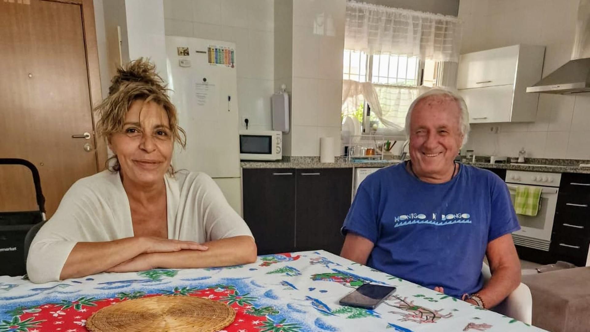 Carmen y José comparten un piso en Valencia