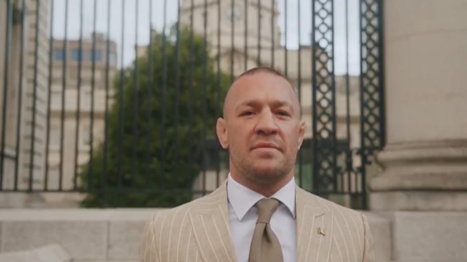 Conor McGregor se postula como candidato a la presidencia de Irlanda: "Hay pueblos invadidos en el país" Conor McGregor se postula como candidato a la presidencia de Irlanda: "Hay pueblos invadidos en el país"
