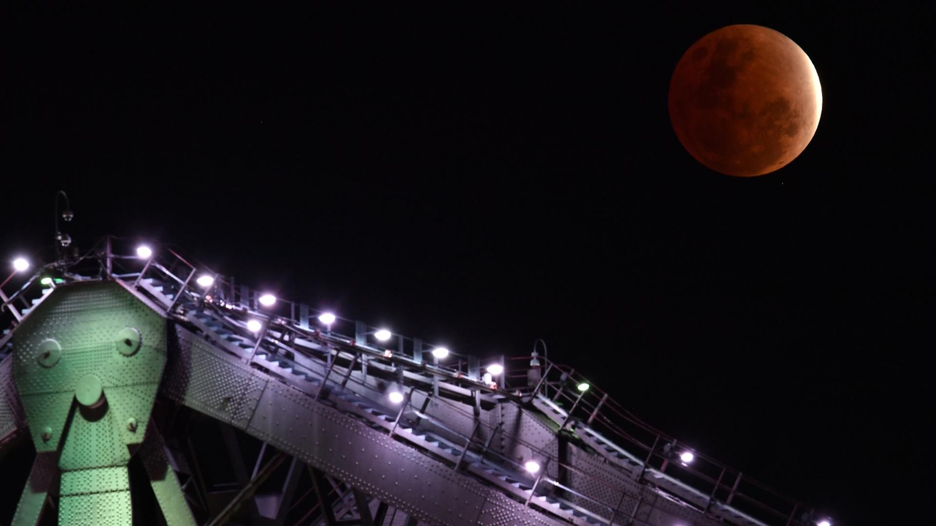 Foto de archivo de una Luna Roja