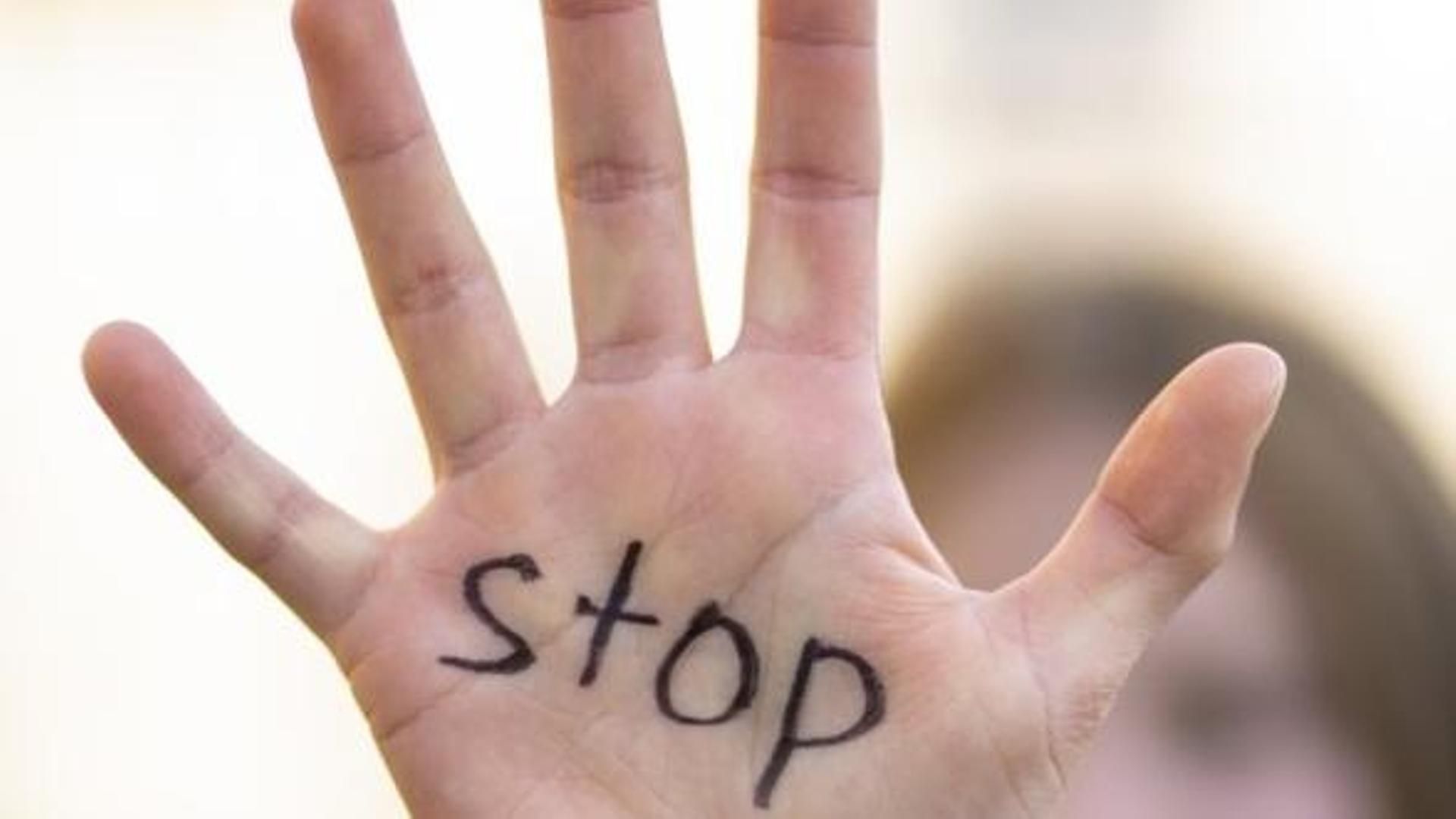 La Fiscalía General del Estado detectó 1.196 casos de acoso escolar en 2024 y advierte de las redes y el abuso de las pantallas en el ciberbullying