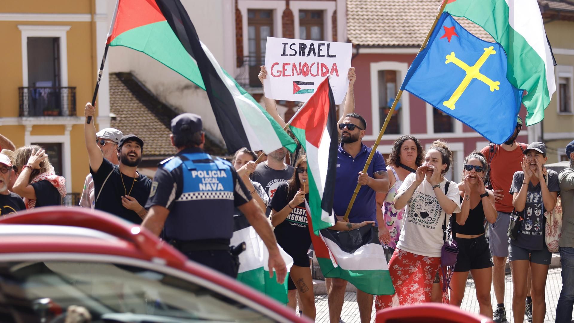 Las protestas contra el equipo israelí en la Vuelta ciclista llegan hasta L'Angliru, Asturias