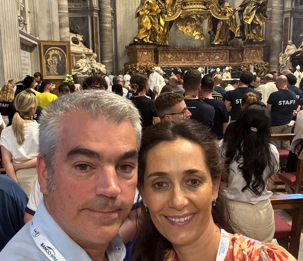 Patricia Serrano y su marido, Santiago, fundadores de DeRetiro, en el Vaticano