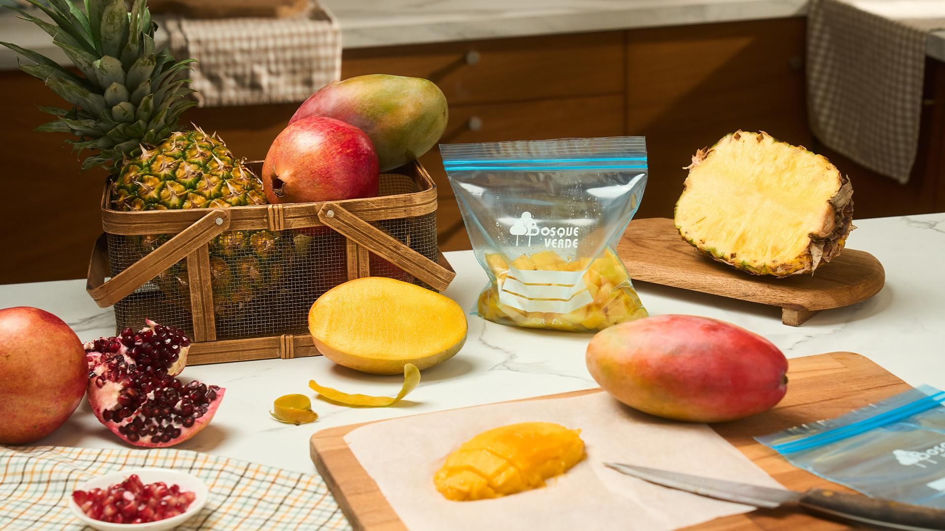 Piña, mango y granada