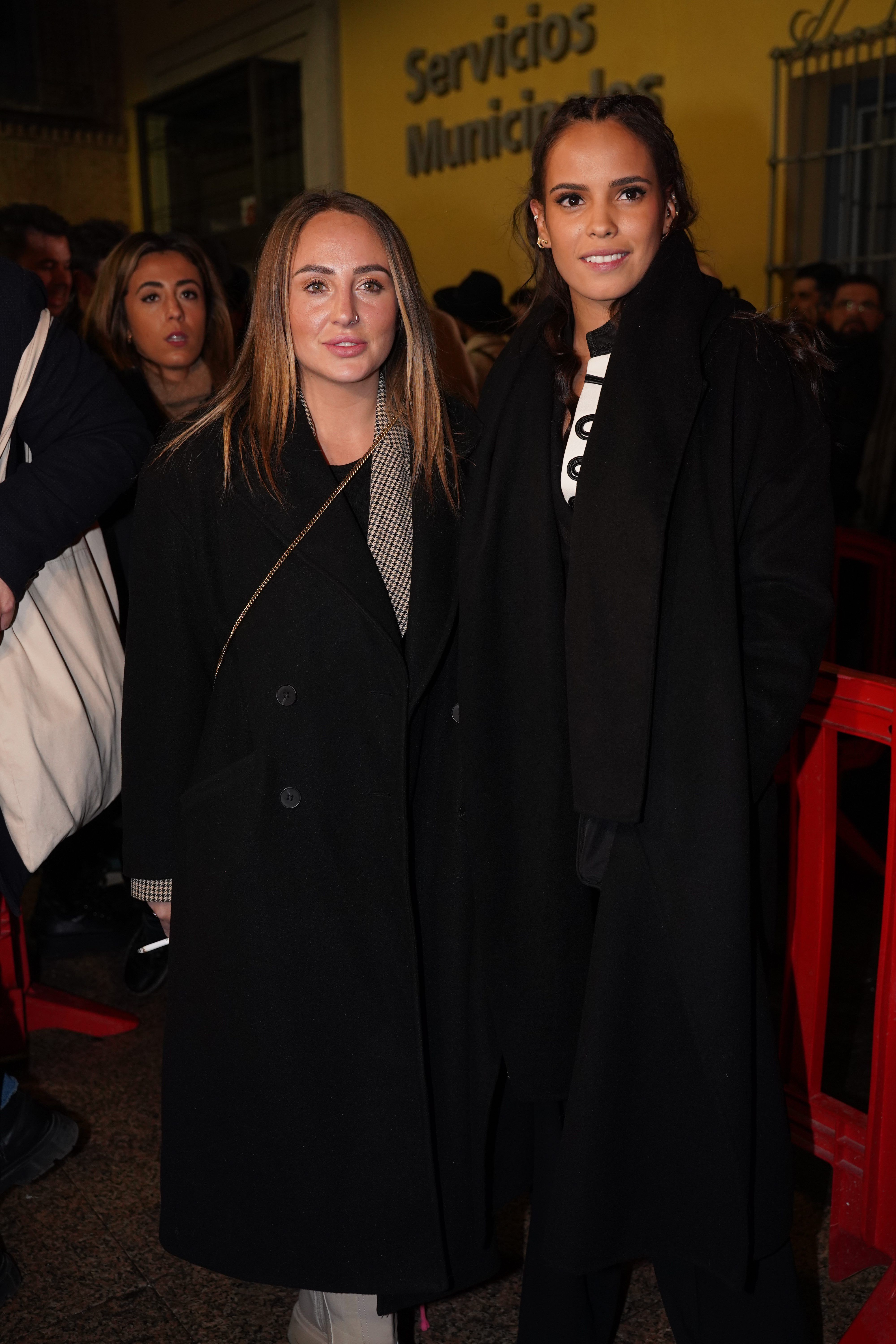 Rocío Flores y Gloria Camila