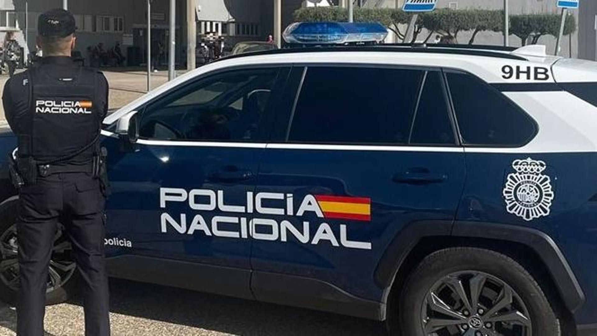 Un joven de 22 años mata a su madre y se lanza desde un tercer piso en Vilagarcía de Arousa, Pontevedra