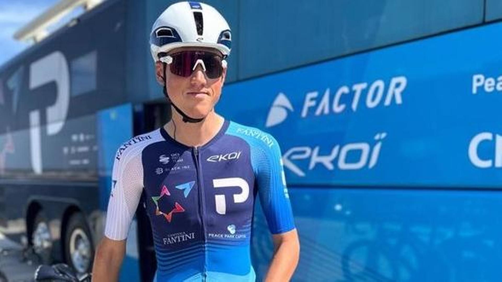 Israel Premier Tech retira el nombre del país del maillot para "priorizar la seguridad" del pelotón en La Vuelta