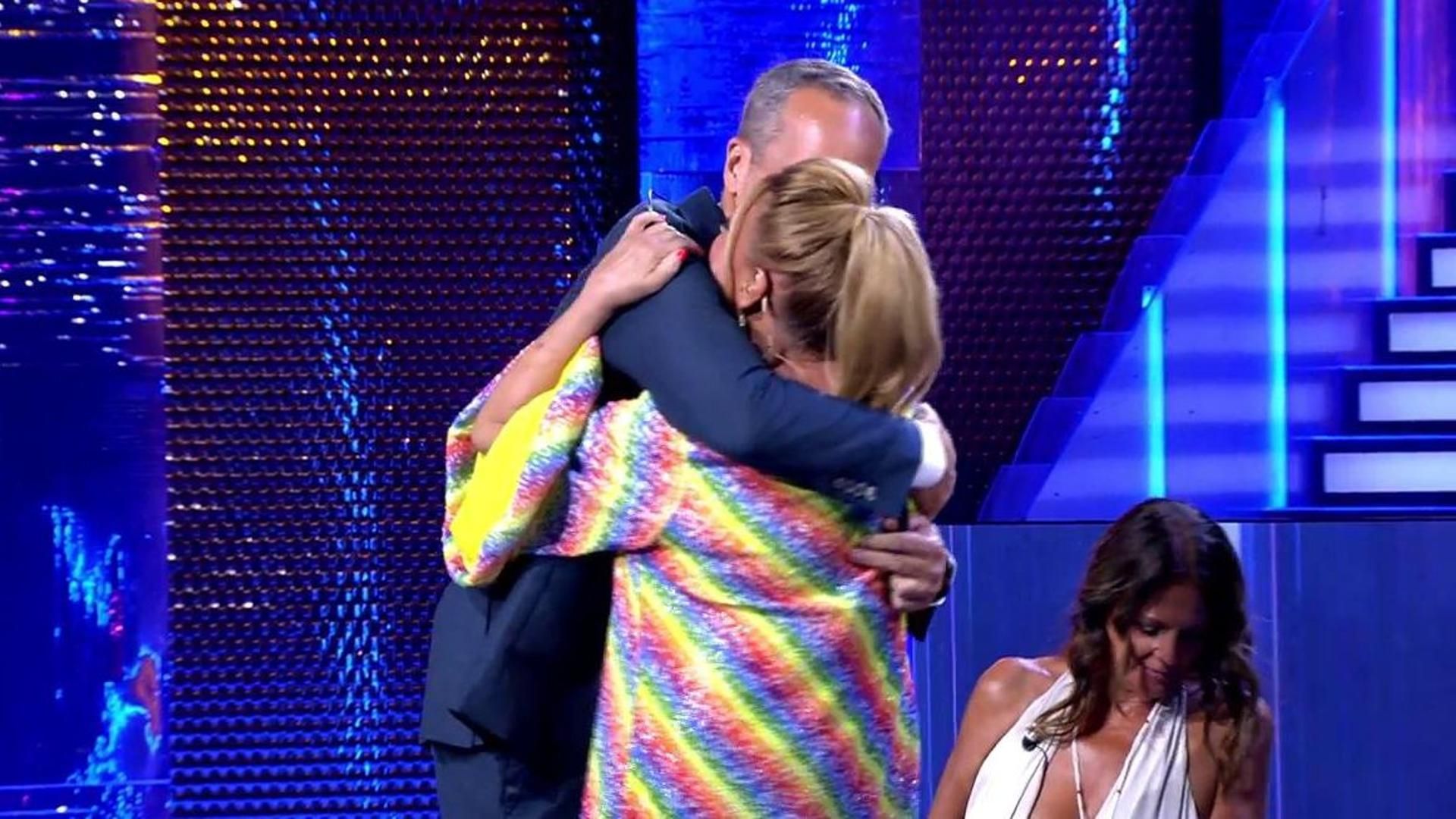 La respuesta de Lydia Lozano a Santi Acosta ¡De viernes! Top Vídeos 539