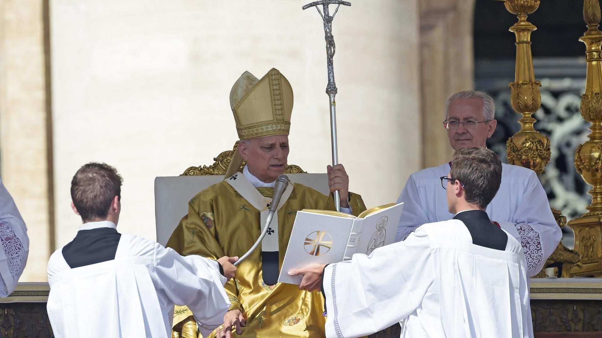 El Papa León XIV durante la canonización de Carlo Acutis