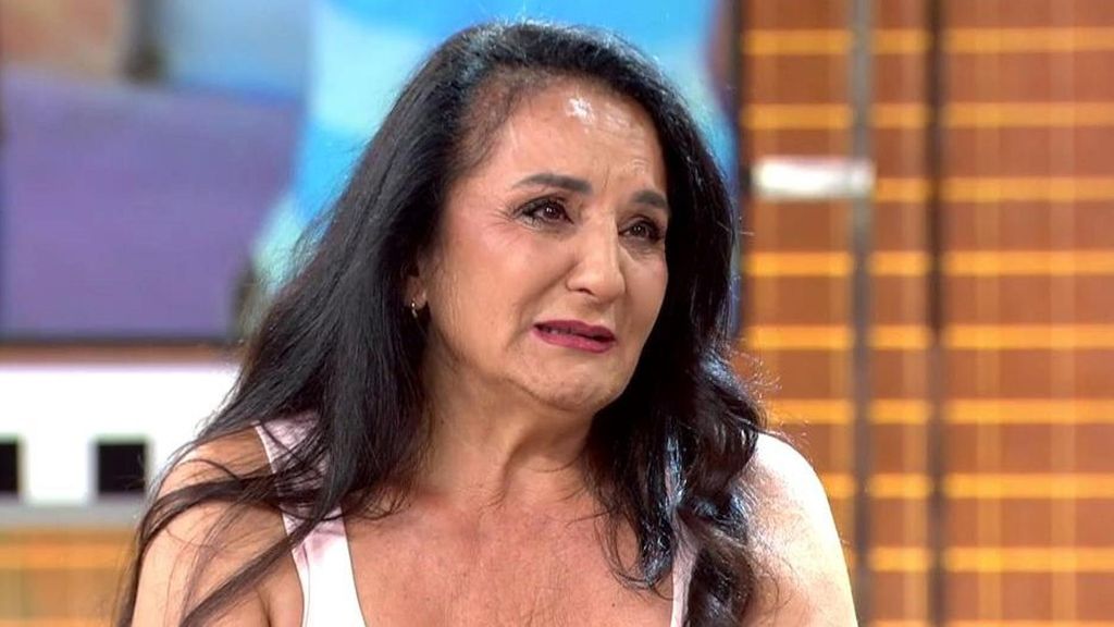 Indignación entre los colaboradores por la actitud de la madre de Michu: "Has entrado en Mediaset pidiendo que te hagan las uñas" Fiesta 2025 Top Vídeos 809