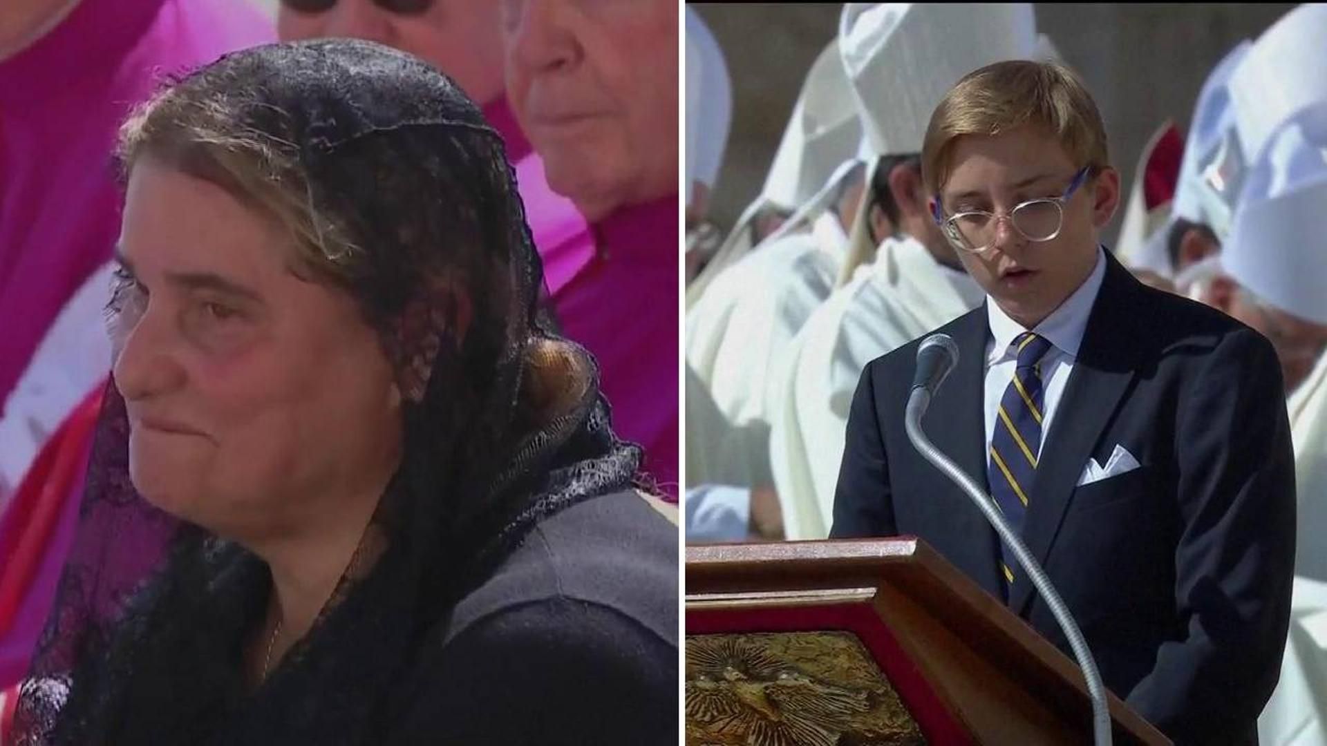 La madre de Carlo Acutis y el hermano durante la ceremonia de su canonización