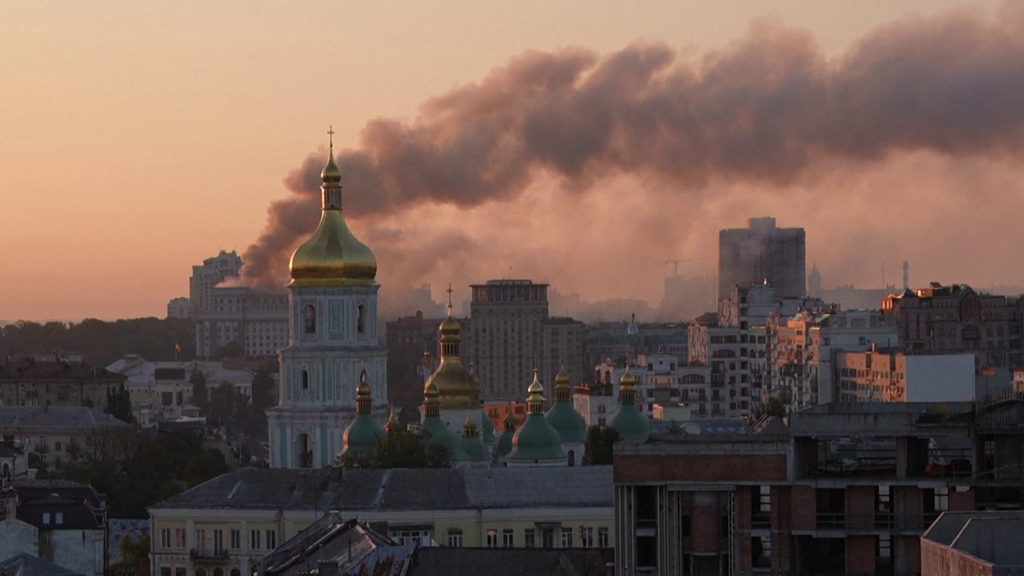 Rusia ataca la sede del Gobierno de Ucrania
