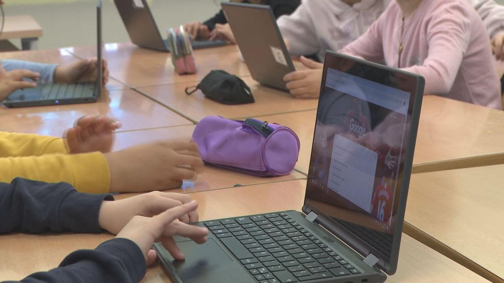 Vuelta al cole y al debate del uso adecuado de las pantallas en las aulas