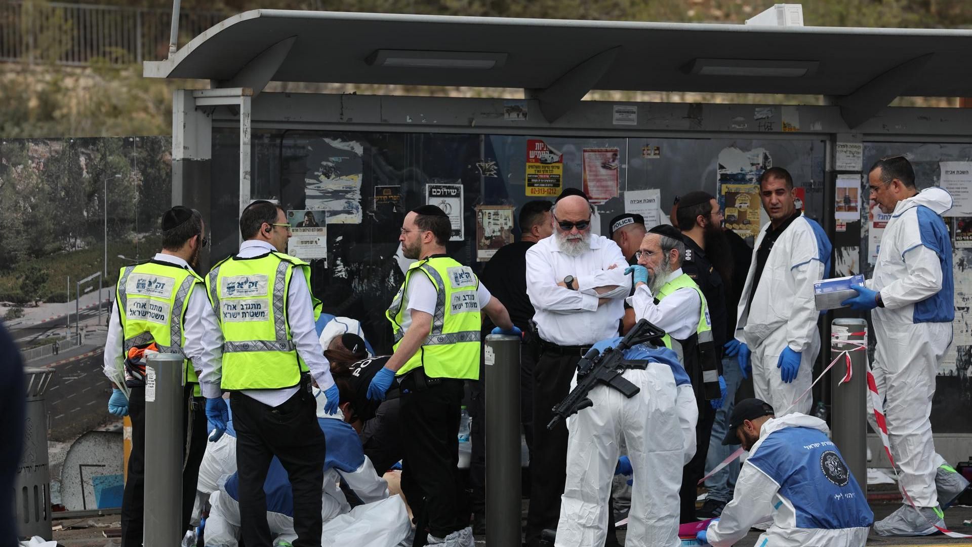 Tiroteo en una parada de autobús en Jerusalén: entre las seis víctimas hay un joven español de 25 años Tiroteo en una parada de autobús en Jerusalén: entre las seis víctimas hay un joven español de 25 años