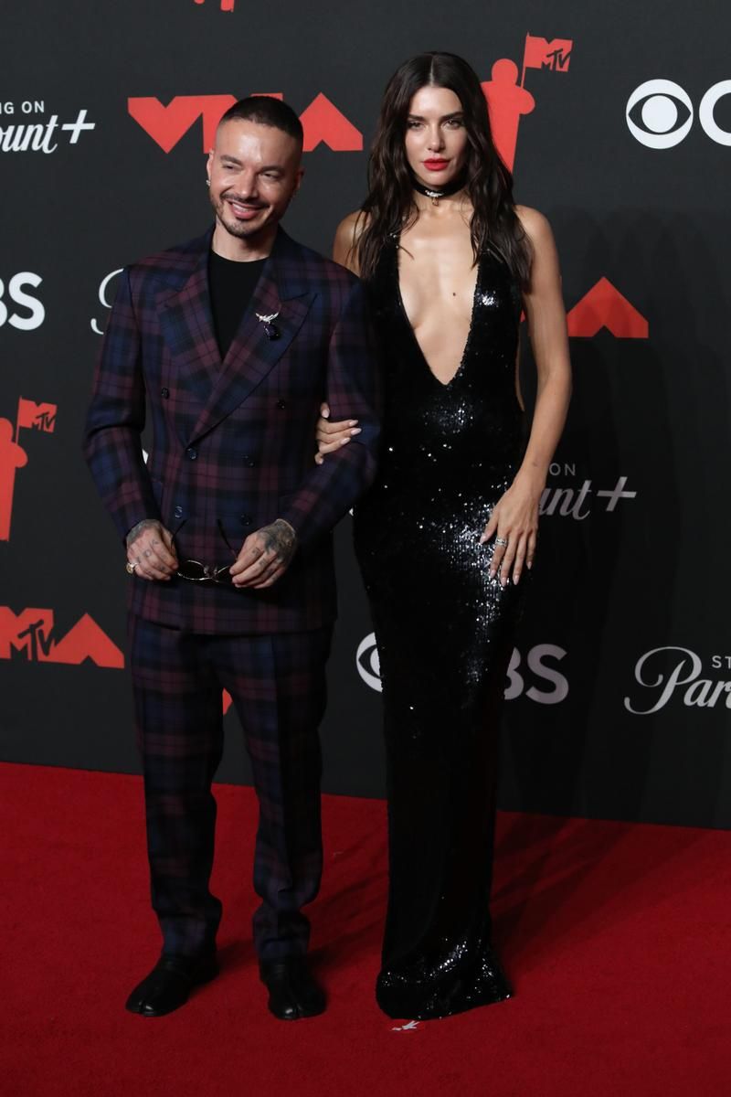 Valentina Ferrer, junto a J. Balvin