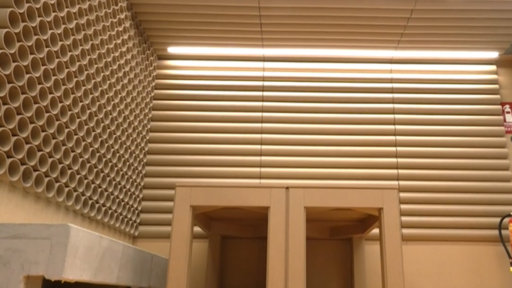 Varios premios a una oficina de Granada construida en su totalidad con cartón reciclado