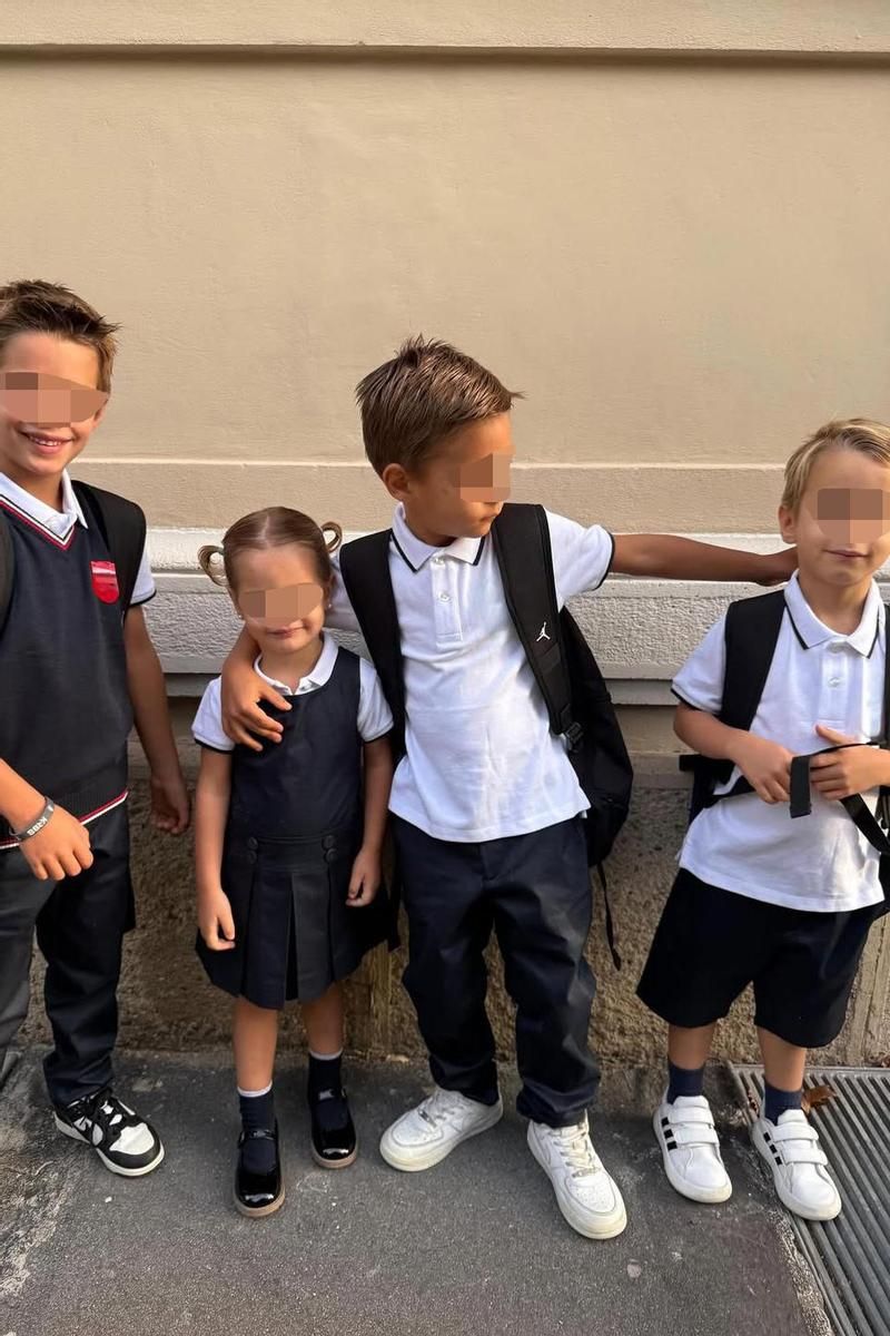 Alessandro, Bella, Leonardo y Edoardo, en su primer día de colegio en Italia
