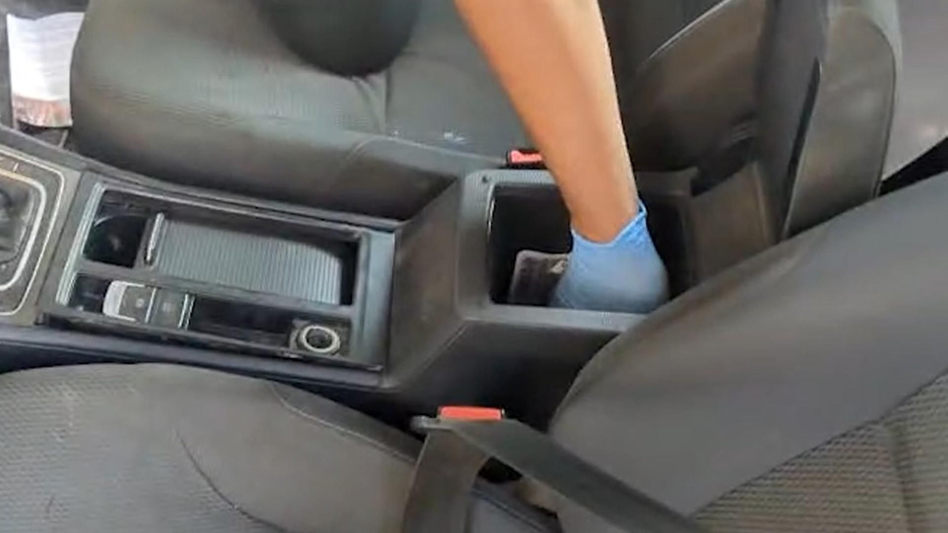 La Guardia Civil interviene más de 7 kilos de cocaína ocultos en un vehículo en el puerto de Denia