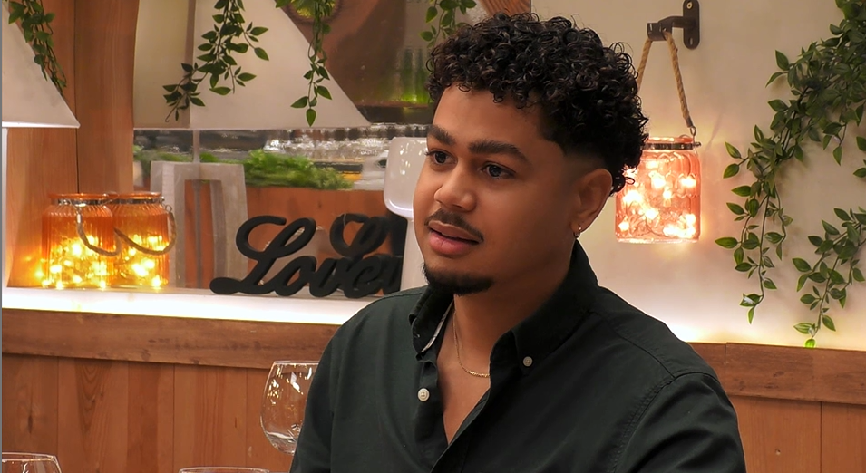 La tajante respuesta de una soltera de 'First Dates' al escuchar que su cita tiene pocos amigos: "Mejor, los dominicanos sois mala influencia"