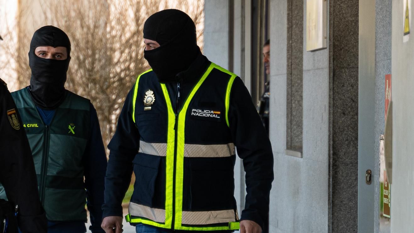 Pelea a martillazos y vinculada al narcotráfico en Vilagarcía de Arousa, en Pontevedra: hay dos heridos, uno de ellos grave