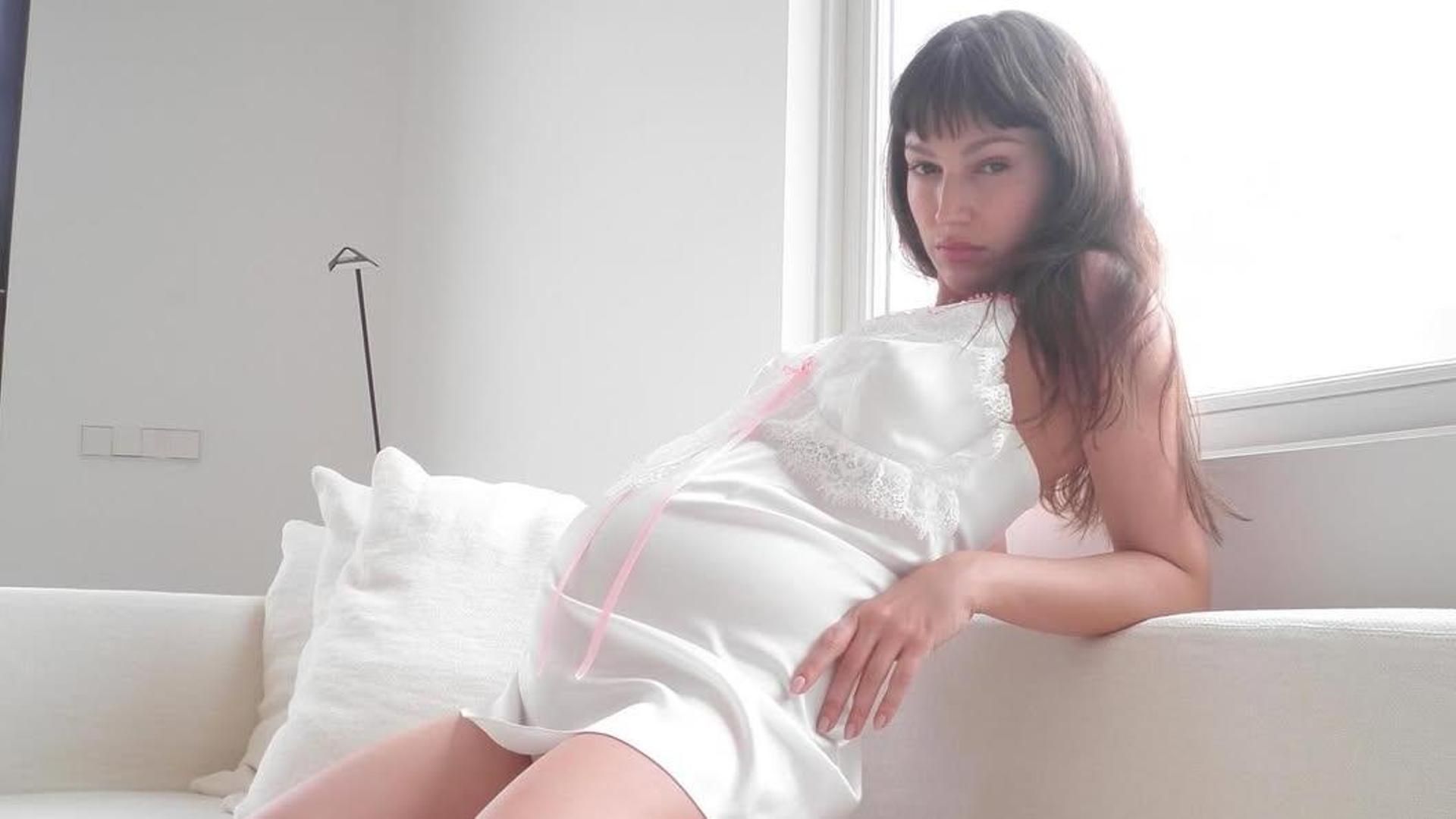 Úrsula Corberó anuncia que está embarazada: "Esto no es IA"