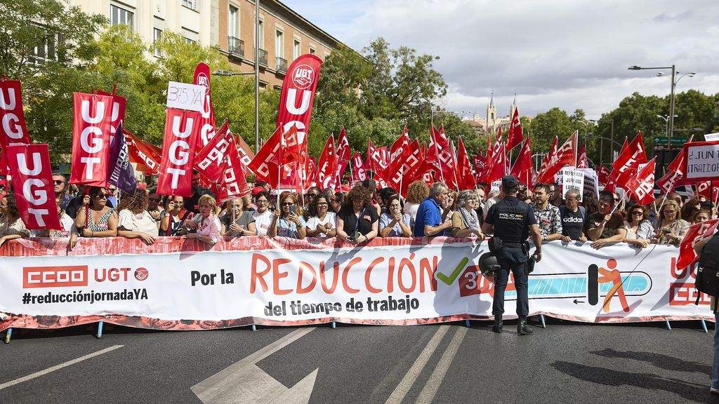 La batalla por la reducción de la jornada laboral llega a las puertas del Congreso y salpica a Ayuso