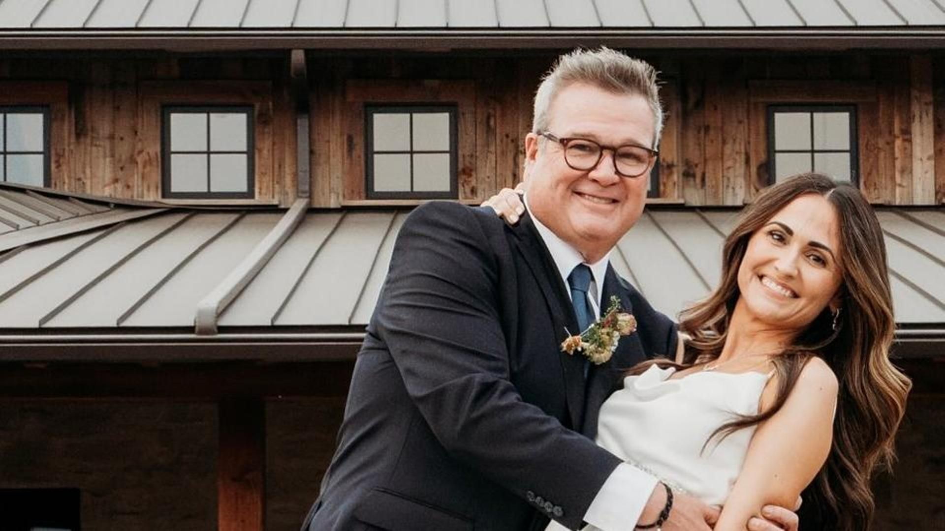 El actor Eric Stonestreet, conocido como Cameron en 'Modern Famiy', da el 'sí quiero': “Es mi cumpleaños y adivinen lo que recibí”
