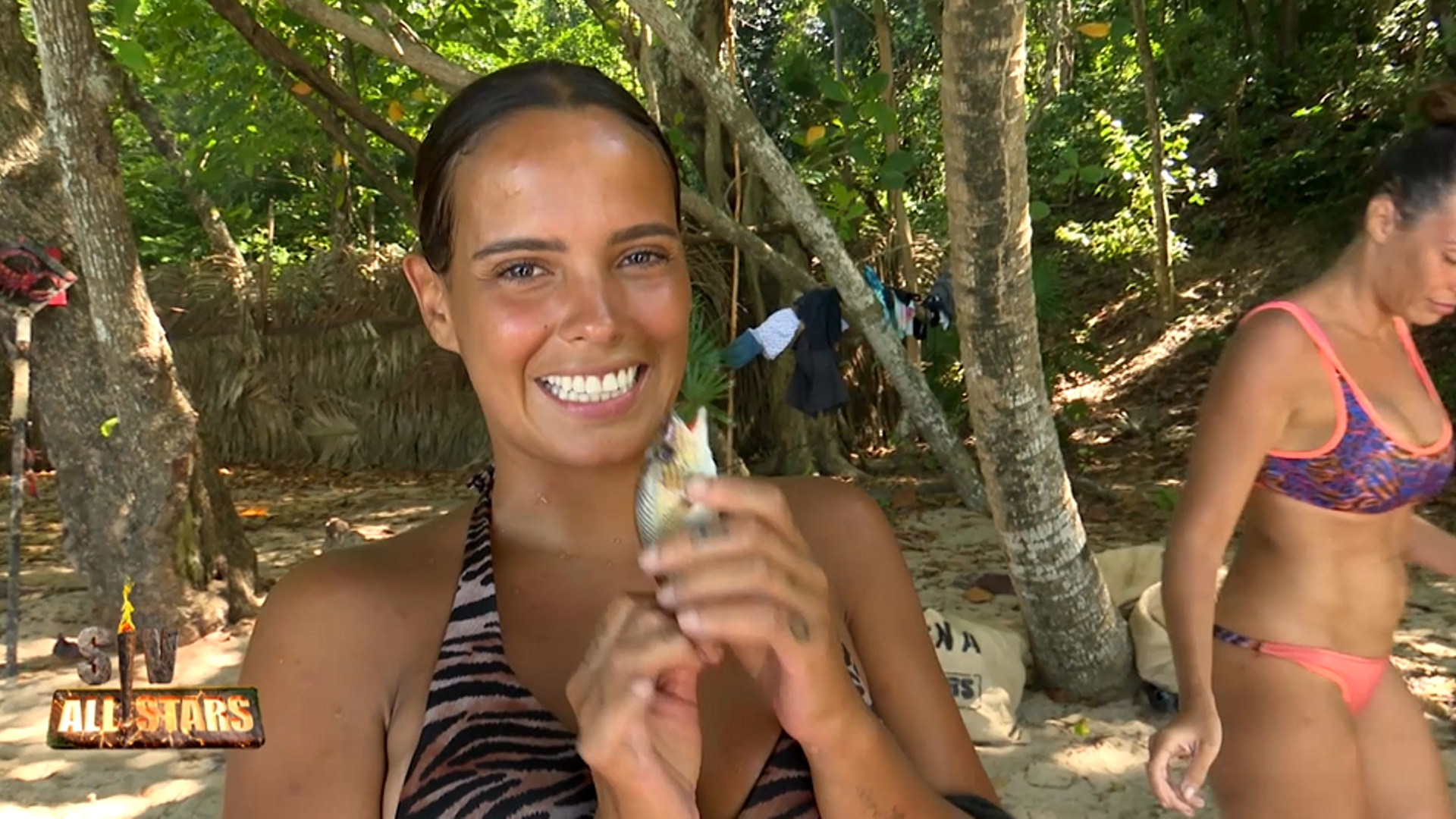 Gloria Camila se emociona al pescar su primer pez y hace una bonita dedicatoria: "Va por ti"