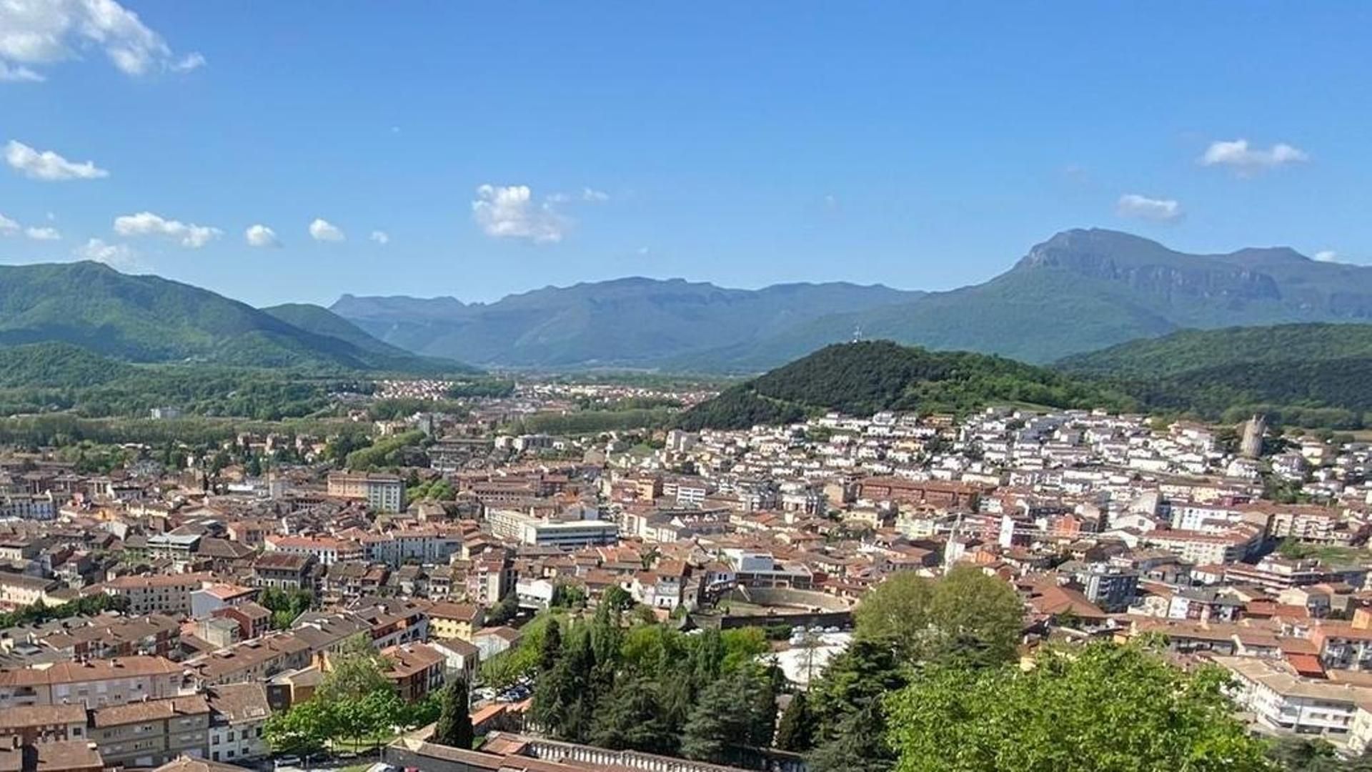 Los Mossos d'Esquadra investigan una segunda agresión sexual a una menor en Olot la madrugada del sábado