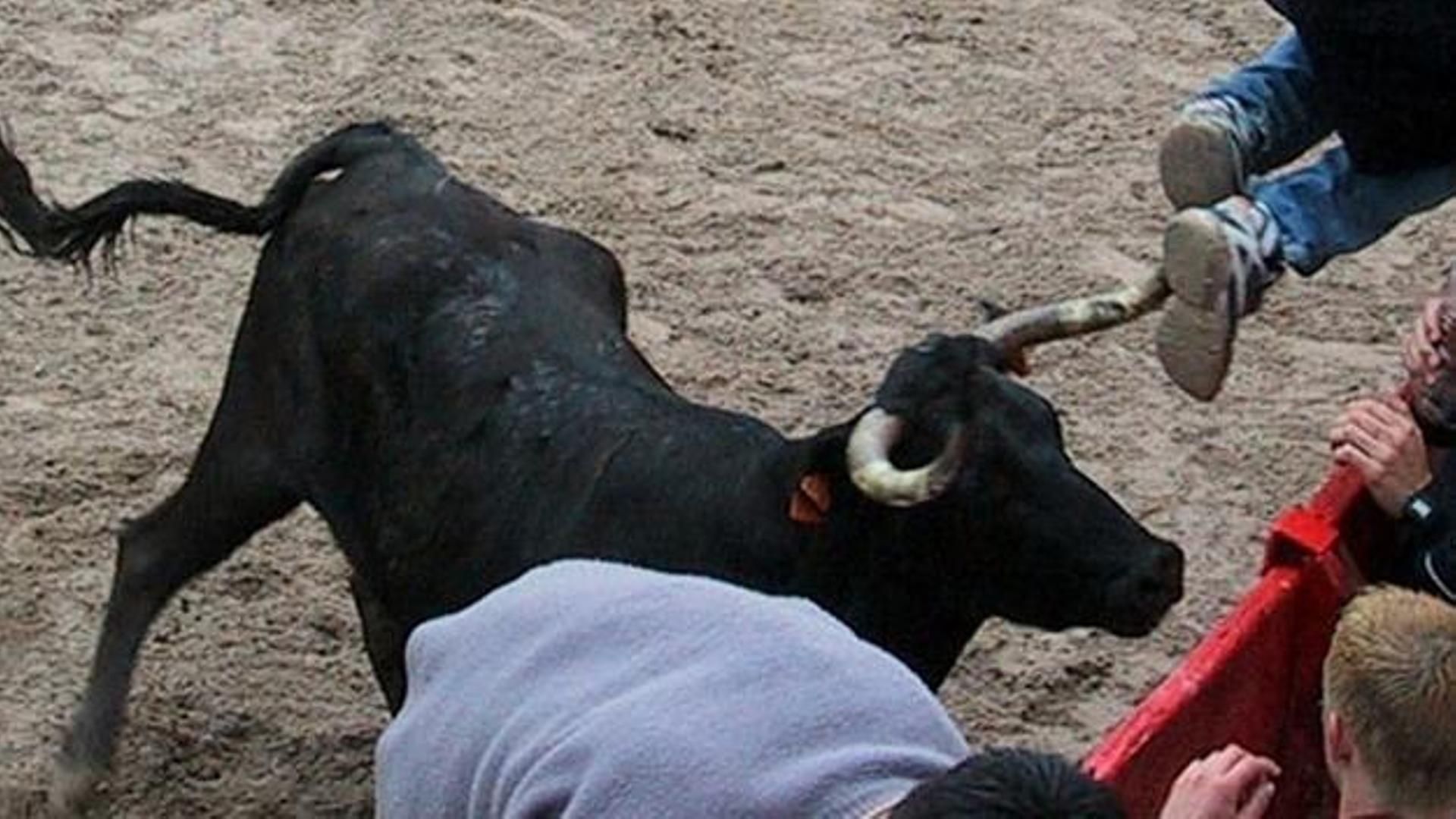 Muere un hombre tras sufrir una cogida durante el encierro de las fiestas de un pueblo de Zaragoza