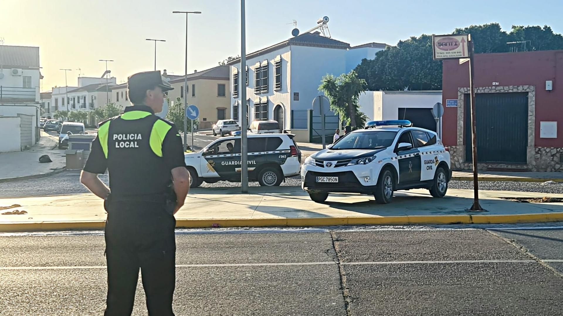 Policía Local y Guardia Civil en Cantillana
