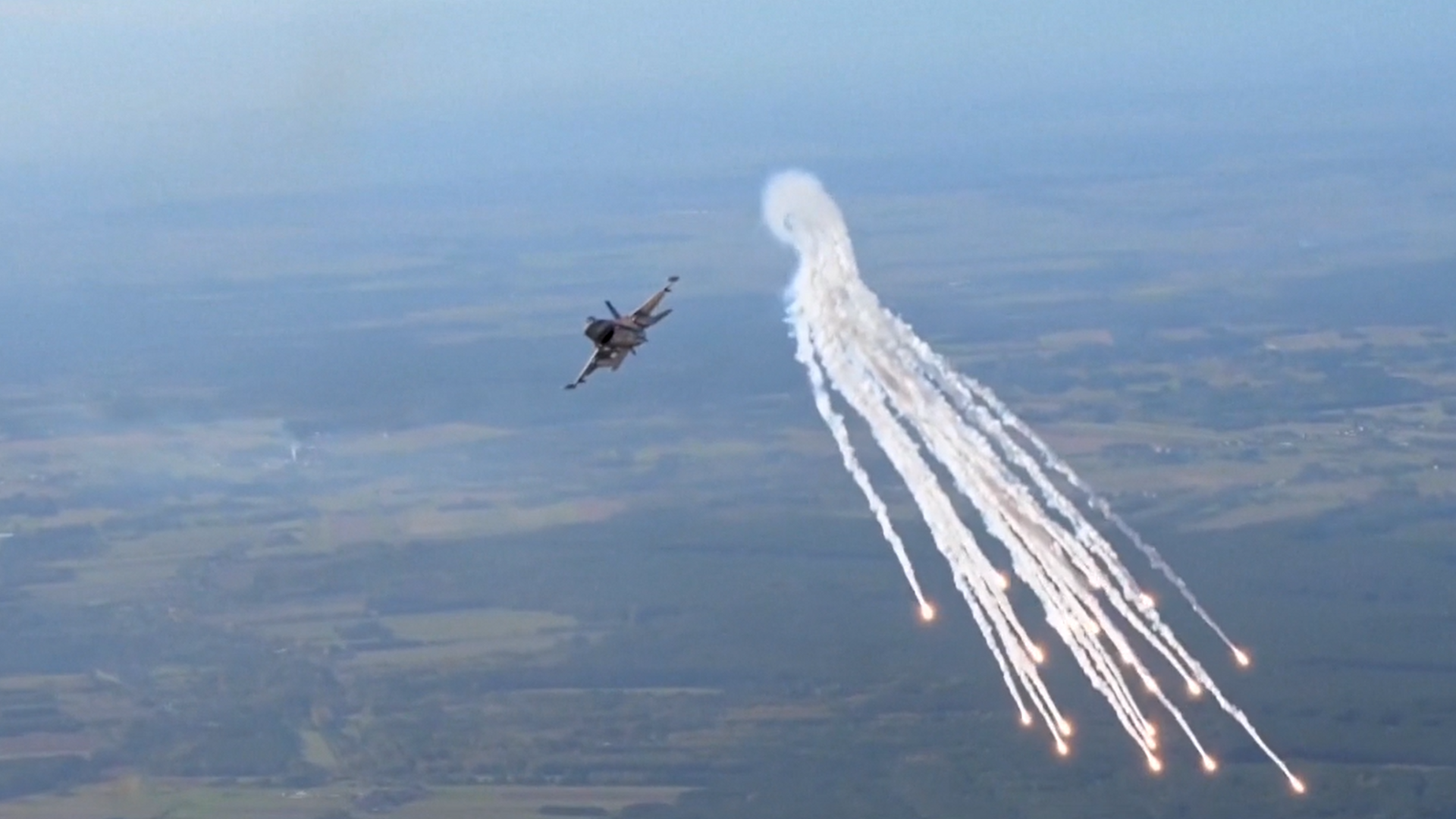 Polonia declara el nivel máximo de alerta tras derribar drones rusos y calificarlo de "provocación a gran escala" Polonia declara el nivel máximo de alerta tras derribar drones rusos y calificarlo de "provocación a gran escala"