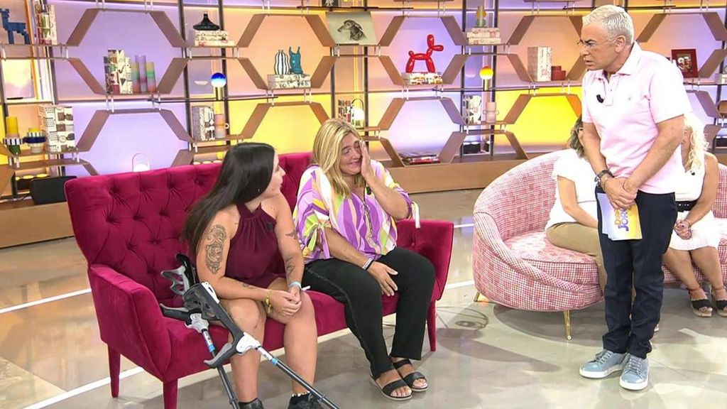 Rocío, diez años de lucha contra el cáncer y diez operaciones: el emotivo perdón a su madre