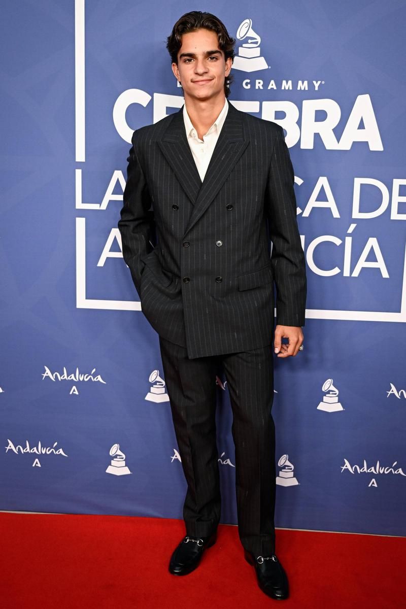 El look de Pedro Antonio Lazaga en su debut en un photocall