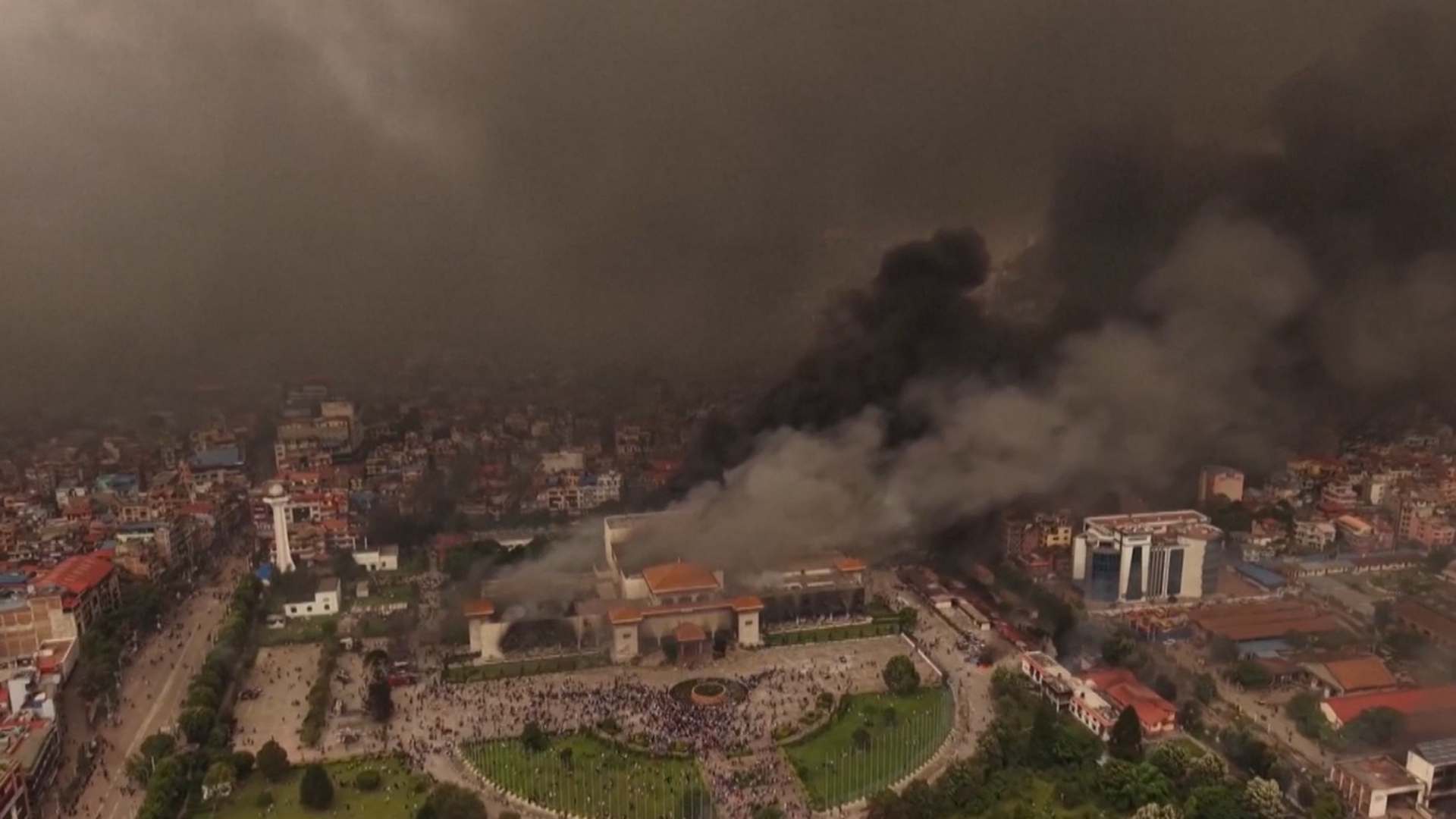 Influencers quedan atrapados en las protestas de la Generación Z en Nepal: "Antes era un hervidero de gente"