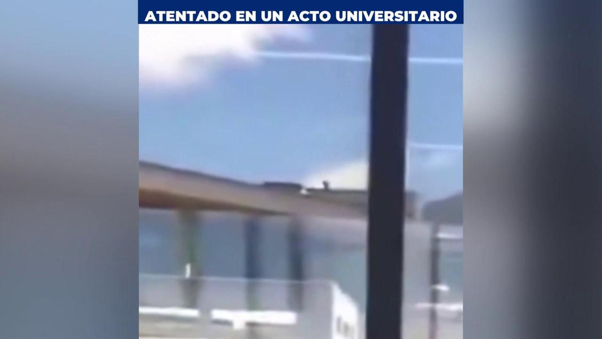 Las imágenes del presunto asesino de Charlie Kirk, en un tejado: el FBI tiene el arma y huellas