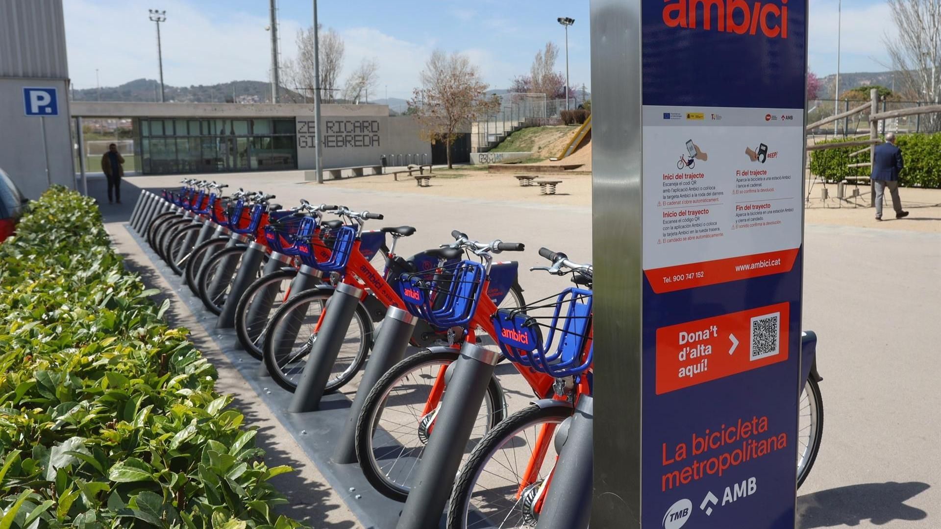 Una parada del 'AMBici' en Molins de Rei (Barcelona).