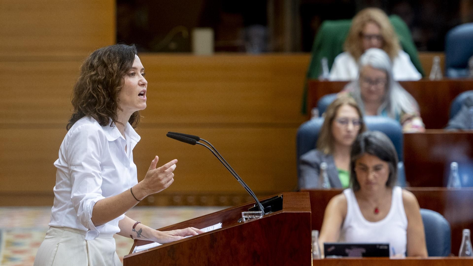 Ayuso carga contra la oposición por denunciar el genocidio de los palestinos a los que acusa de homofobia