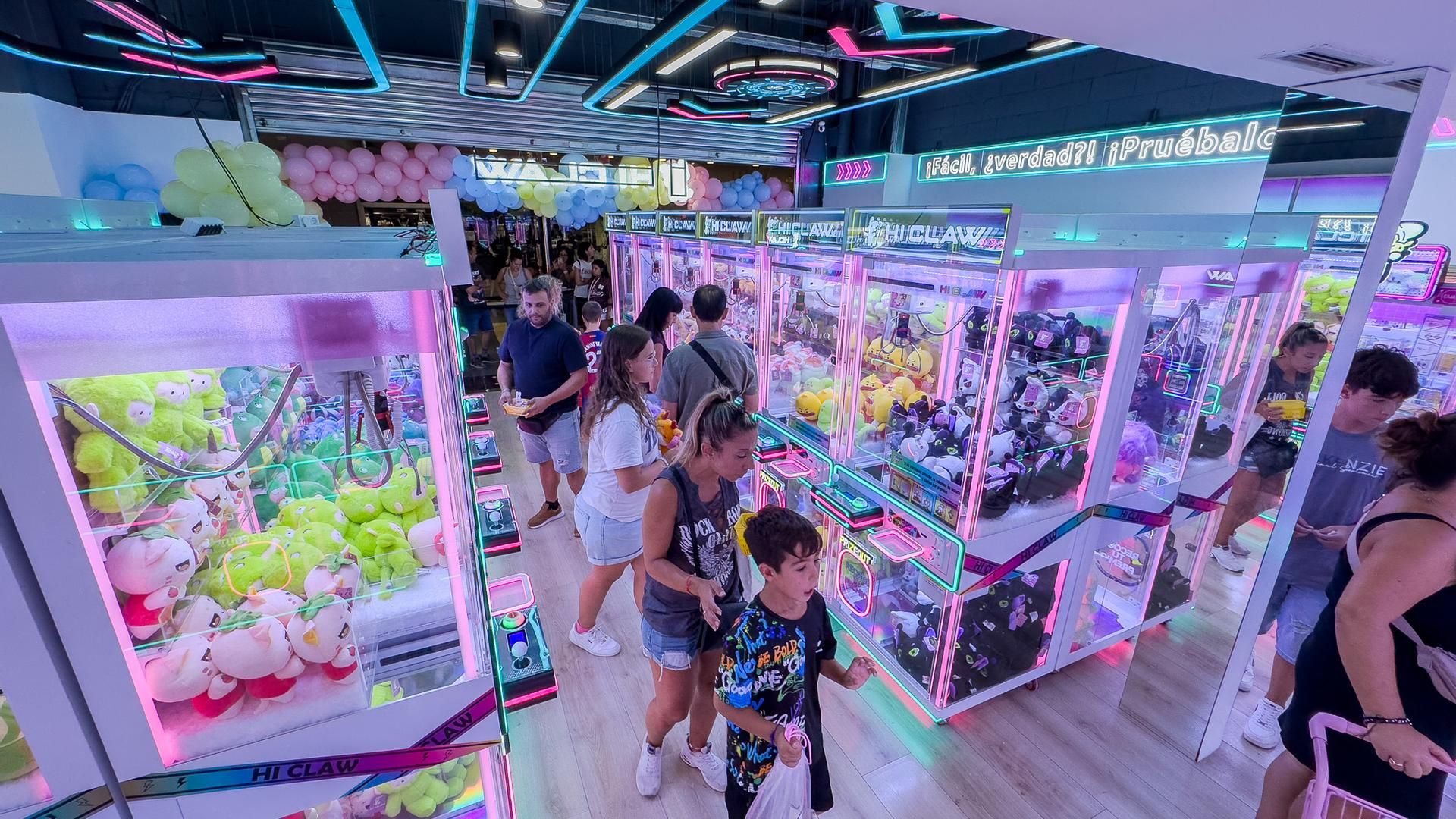 HiClaw, un local repleto de máquinas de ganchos en Barcelona