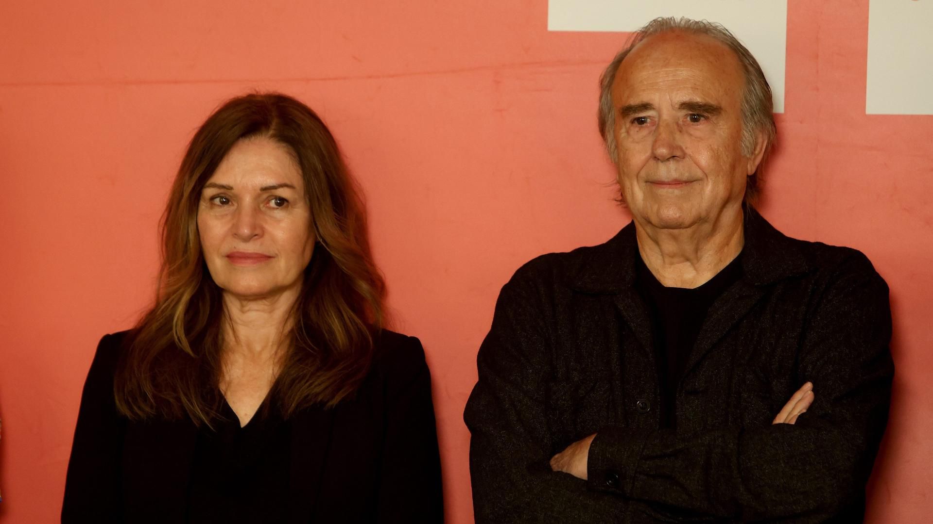Joan Manuel Serrat con su mujer Candela Tiffón