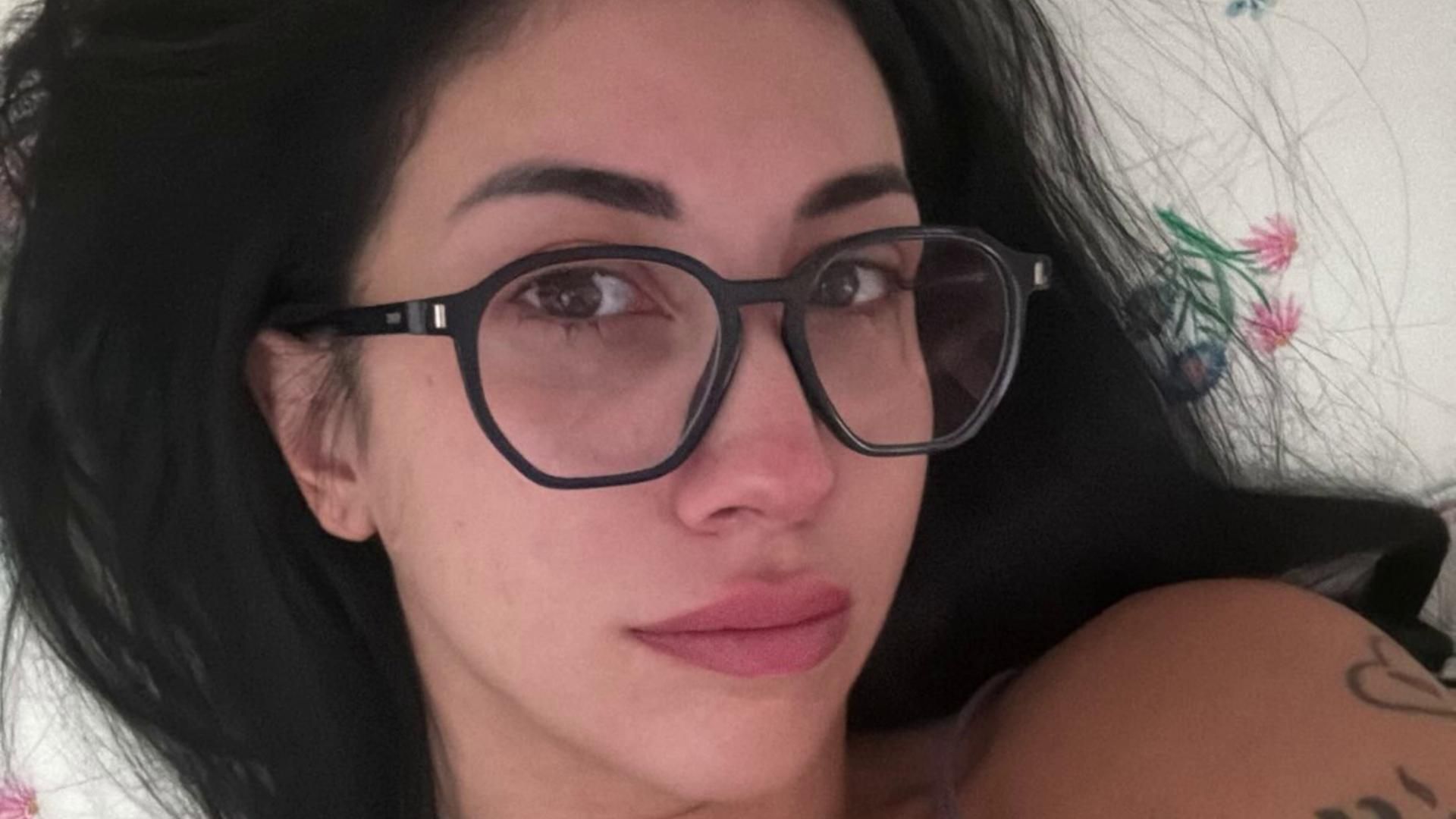 Naomi Asensi, entre lágrimas, cuenta el motivo por el que tiene que acudir al médico