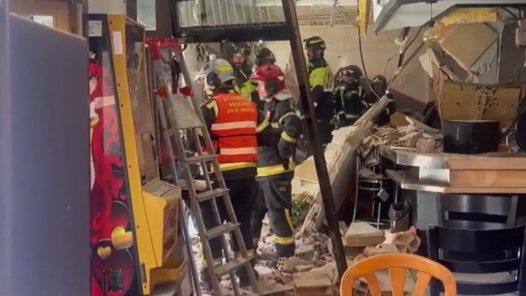 Al menos 25 heridos, tres graves, por una explosión en un bar en Puente de Vallecas, Madrid