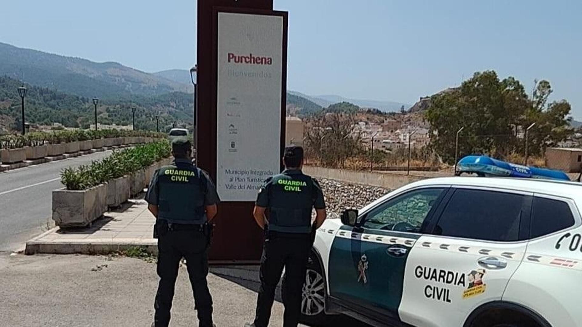 Agentes de la Guardia Civil en Purchena, Almería