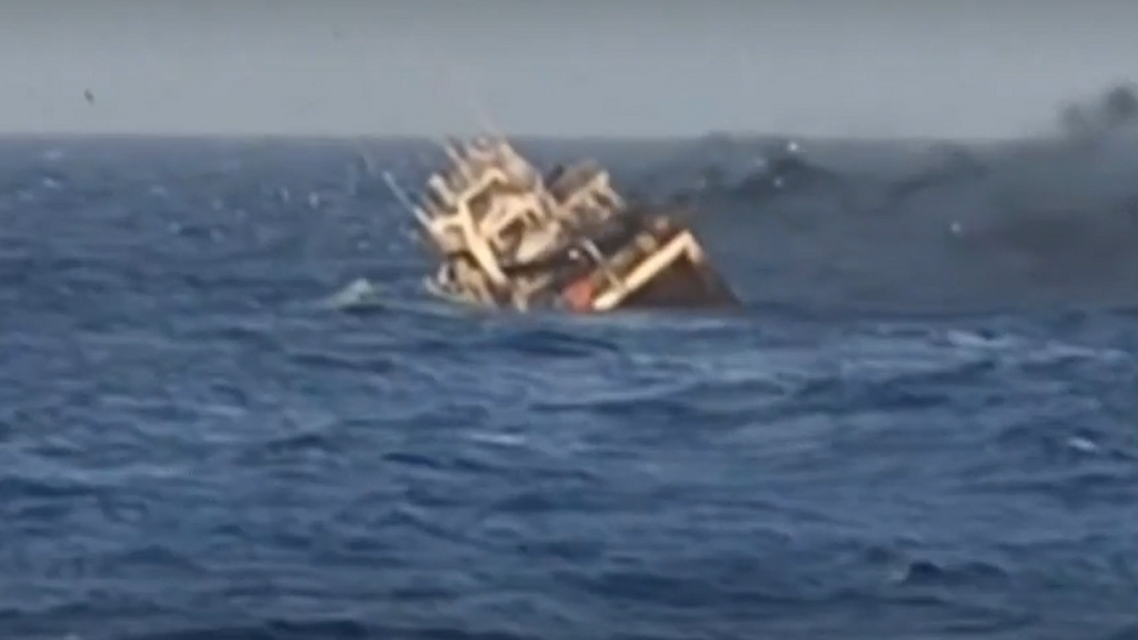 Cinco desaparecidos en Mauritania al hundirse un barco de capital gallego al colisionar con otro buque